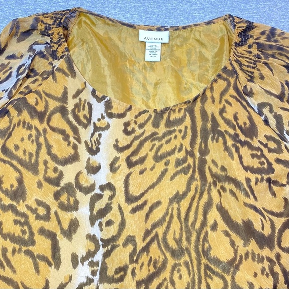 Avenue Blouse Womens 18/20 (2X) Leopard Print Long Sleeve Semi Sheer Silk Career - Picture 8 of 16